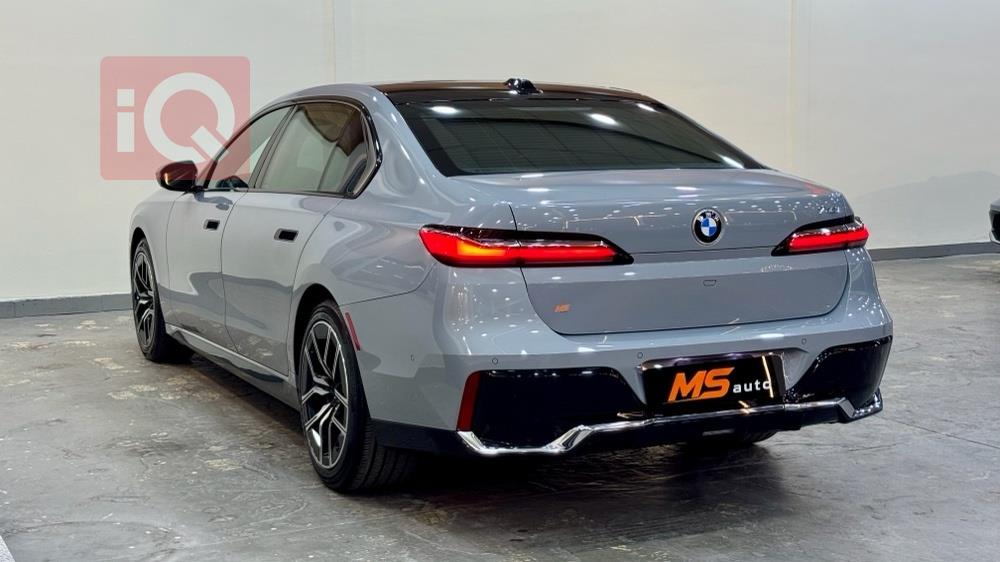 بي ام دبليو الفئة 7